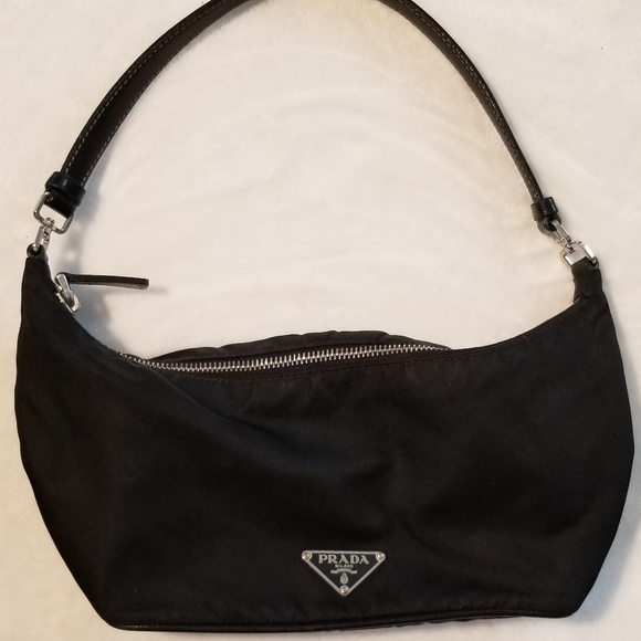 semitracolla prada handbag